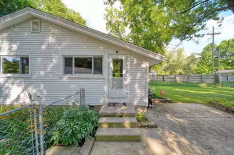 Exterior - 5329 Spring Arbor Rd, Jackson, MI 49201 photo 4 of 12