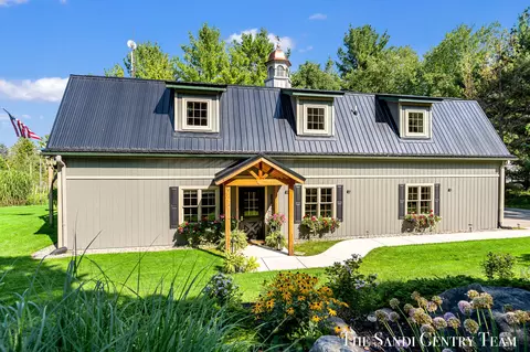 8567 Chuckanut Dr, Montague, MI 49437