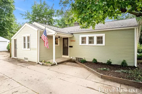 1034 Griswold St SE, Grand Rapids, MI 49507