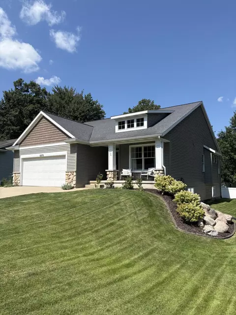 5373 Meadow Run Dr SW, Wyoming, MI 49509