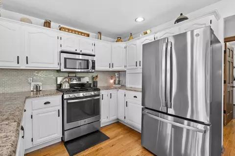 Kitchen - 12405 Oak Ridge Rd, Plainwell, MI 49080 photo 3 of 4