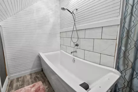 Bath - 12405 Oak Ridge Rd, Plainwell, MI 49080 photo 4 of 6