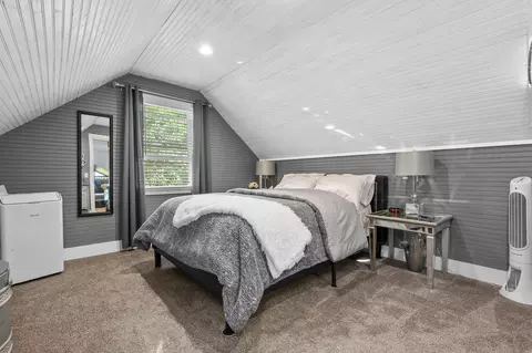 Bedroom - 12405 Oak Ridge Rd, Plainwell, MI 49080 photo 3 of 3