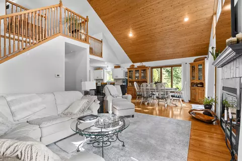 Living - 12405 Oak Ridge Rd, Plainwell, MI 49080 photo 4 of 6