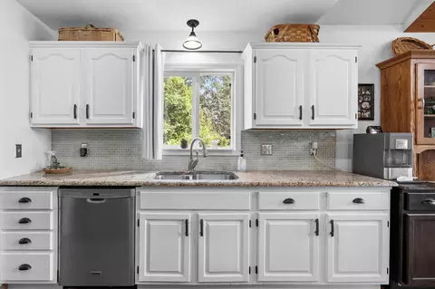 Kitchen - 12405 Oak Ridge Rd, Plainwell, MI 49080 photo 2 of 4