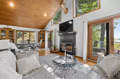Living - 12405 Oak Ridge Rd, Plainwell, MI 49080 photo 3 of 6