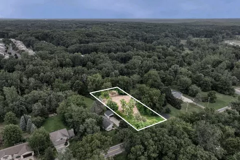 3503 3 Mile Rd NE, Grand Rapids, MI 49525