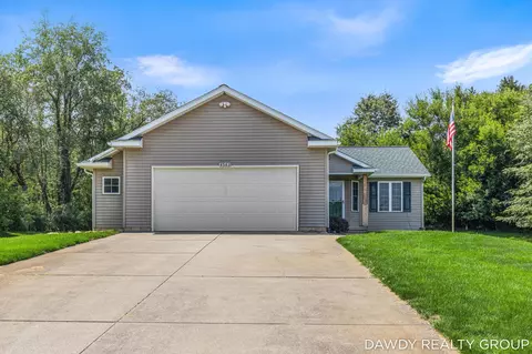 4563 Redbud Ct, Middleville, MI 49333