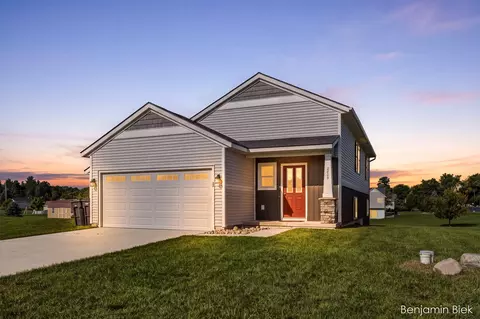 2809 Ivy Ln, Middleville, MI 49333
