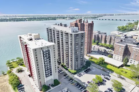 8200 E Jefferson Ave #610, Detroit, MI 48214