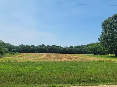 70501 Miller Rd, Sturgis, MI 49091