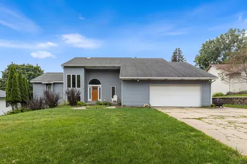 2630 Glencairin Dr NW, Grand Rapids, MI 49504