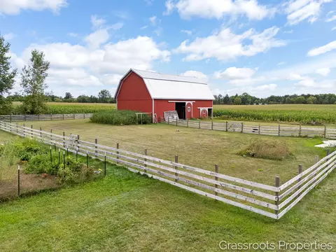 Exterior - 6196 W Sidney Rd, Sidney, MI 48885 photo 6 of 8