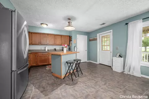 Kitchen - 88 E Parmeter Rd, Ionia, MI 48846 photo 1 of 3