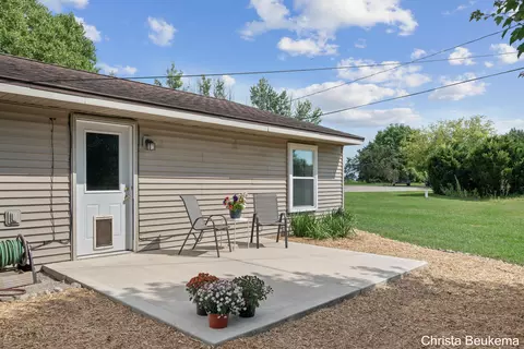 Exterior - 88 E Parmeter Rd, Ionia, MI 48846 photo 8 of 10