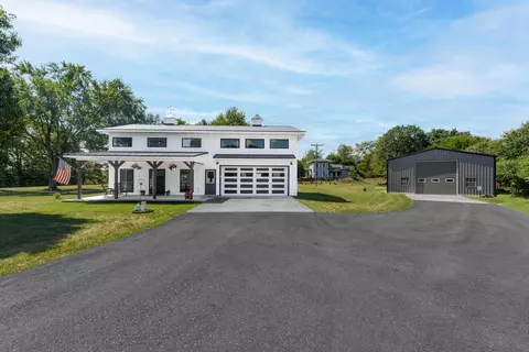 Exterior - 10268 Graham Rd, Plainwell, MI 49080 photo 2 of 10