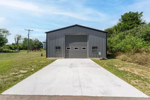 Exterior - 10268 Graham Rd, Plainwell, MI 49080 photo 8 of 10