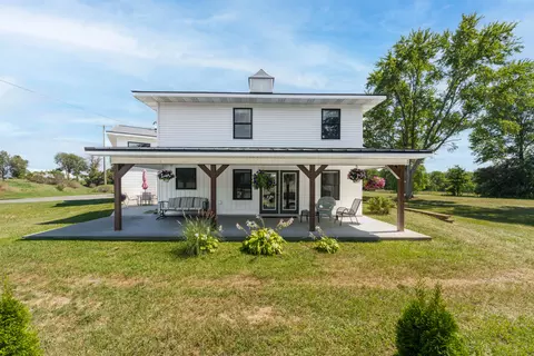 Exterior - 10268 Graham Rd, Plainwell, MI 49080 photo 4 of 10