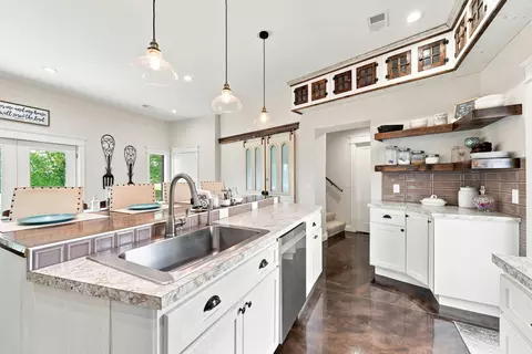 Kitchen - 10268 Graham Rd, Plainwell, MI 49080 photo 3 of 4
