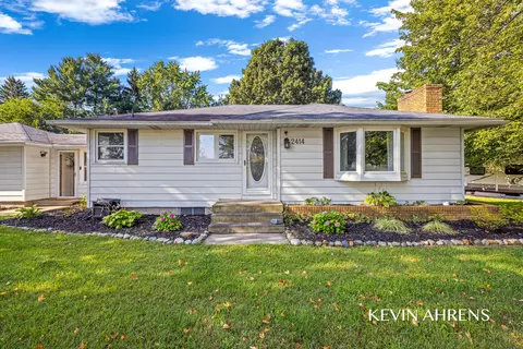 2414 Barry St, Hudsonville, MI 49426