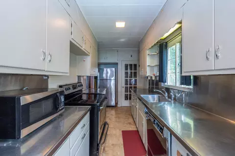 Kitchen - 2475 Cedar Path, St. Joseph, MI 49085 photo 10 of 12