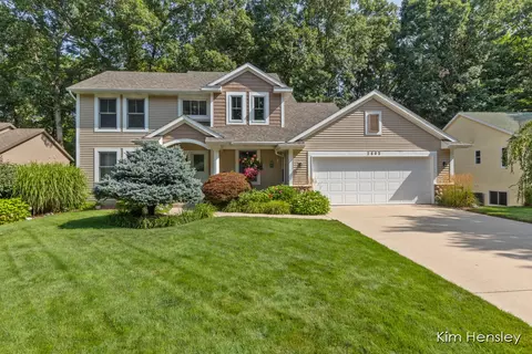 2603 Golfbury Dr SW, Wyoming, MI 49519
