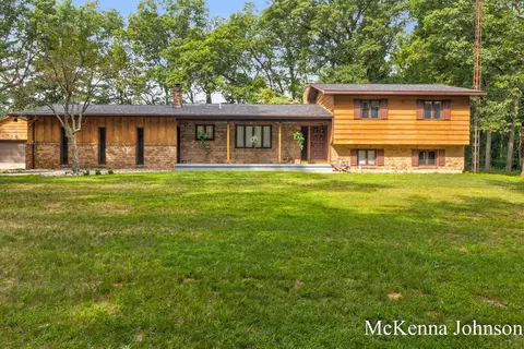 299 N Brooks Rd N, Muskegon, MI 49442