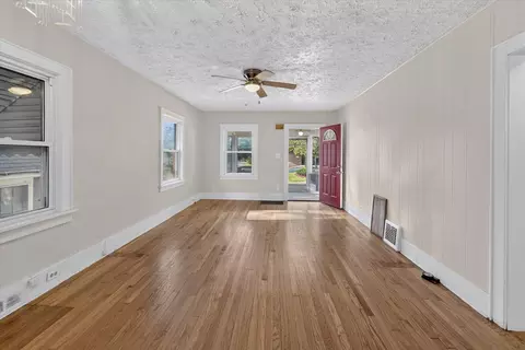 Living - 303 E Prospect St, Jackson, MI 49203 photo 3 of 3