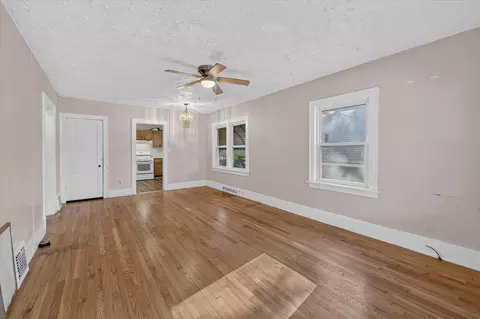 Living - 303 E Prospect St, Jackson, MI 49203 photo 1 of 3