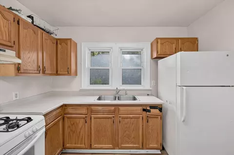 Kitchen - 303 E Prospect St, Jackson, MI 49203 photo 3 of 3