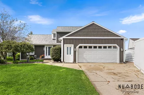 3037 Bluewater Ln SW, Grandville, MI 49418