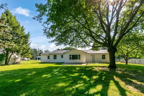 Exterior - 1411 E Rishel Rd, Sturgis, MI 49091 photo 3 of 6