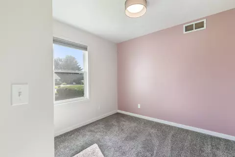 Bedroom - 1411 E Rishel Rd, Sturgis, MI 49091 photo 3 of 9