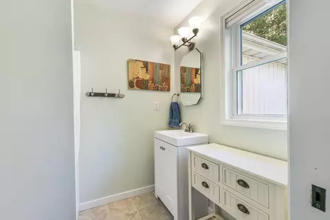 Bath - 1411 E Rishel Rd, Sturgis, MI 49091 photo 2 of 3
