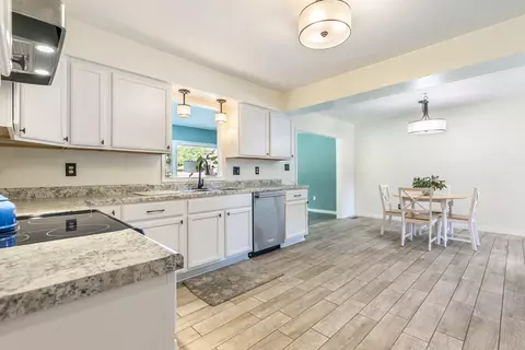 Kitchen - 1411 E Rishel Rd, Sturgis, MI 49091 photo 2 of 5