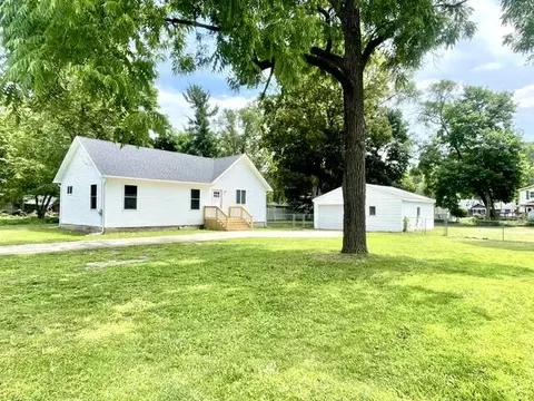 323 Grand St, Michigan Center, MI 49254