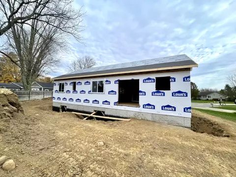 1546 Samaritan Dr, Jackson, MI 49203 photo 2