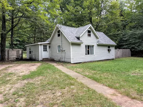 1466 Scenic Dr, Muskegon, MI 49445