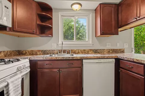 Kitchen - 227 Sheffield Dr, Saline, MI 48176 photo 2 of 4