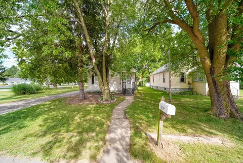 Exterior - 239 Cottage St, Spring Arbor, MI 49283 photo 2 of 10