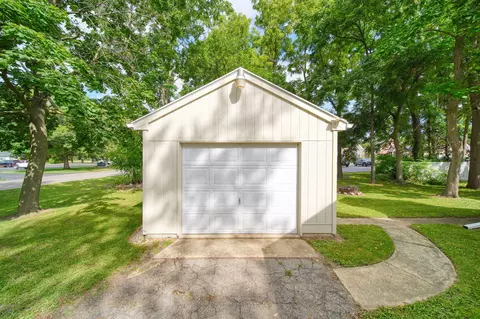 Exterior - 239 Cottage St, Spring Arbor, MI 49283 photo 8 of 10