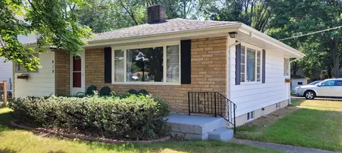 419 N Washington Ave, Ludington, MI 49431
