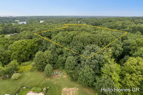 View/Area - 8000 Cascade Rd SE, Ada, MI 49301 photo 5 of 10