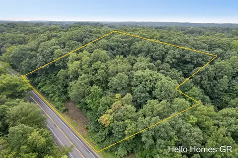 View/Area - 8000 Cascade Rd SE, Ada, MI 49301 photo 1 of 10