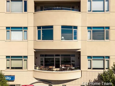 105 W Danaher St #201, Ludington, MI 49431