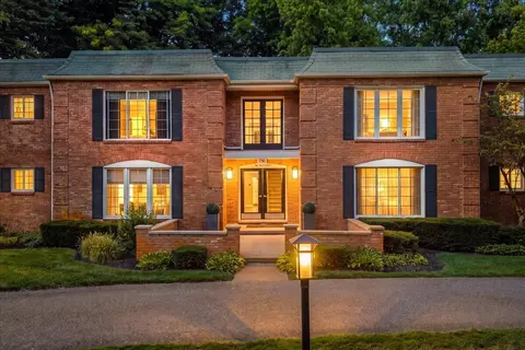 1750 Tiverton Rd, Bloomfield Hills, MI 48304