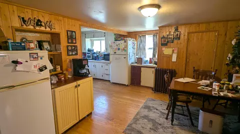 Kitchen - 407 Barry St, Colon, MI 49040 photo 2 of 3