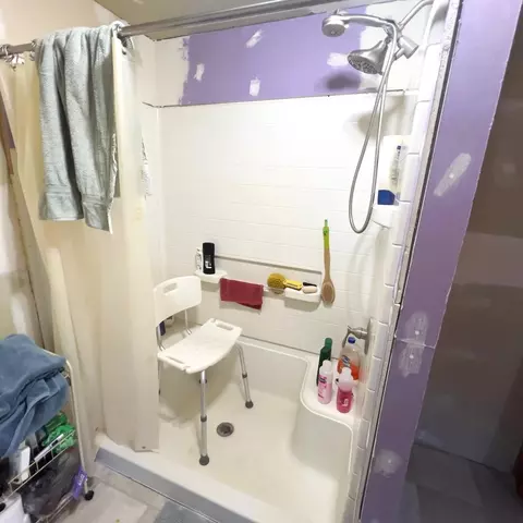 Bath - 407 Barry St, Colon, MI 49040 photo 2 of 3