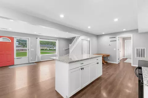 Entry Way - 145 Falcon Rd, Jackson, MI 49202 photo 1 of 4