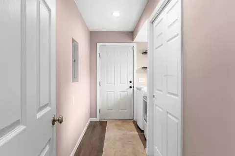 Entry Way - 145 Falcon Rd, Jackson, MI 49202 photo 4 of 4